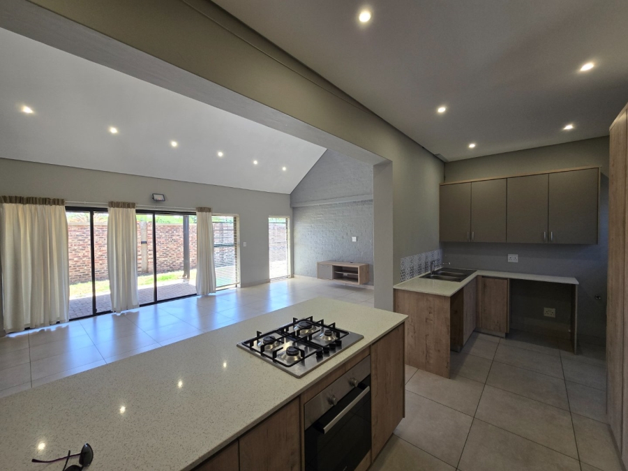 3 Bedroom Property for Sale in Van Der Hoff Park North West